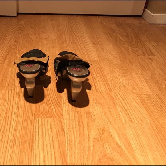 Stunning heart ❤️ heel - Picture 4 of 4